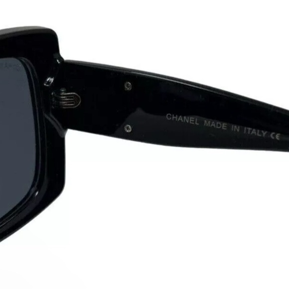 CHANEL Black and Gold Sunglasses - Picture 4 of 4